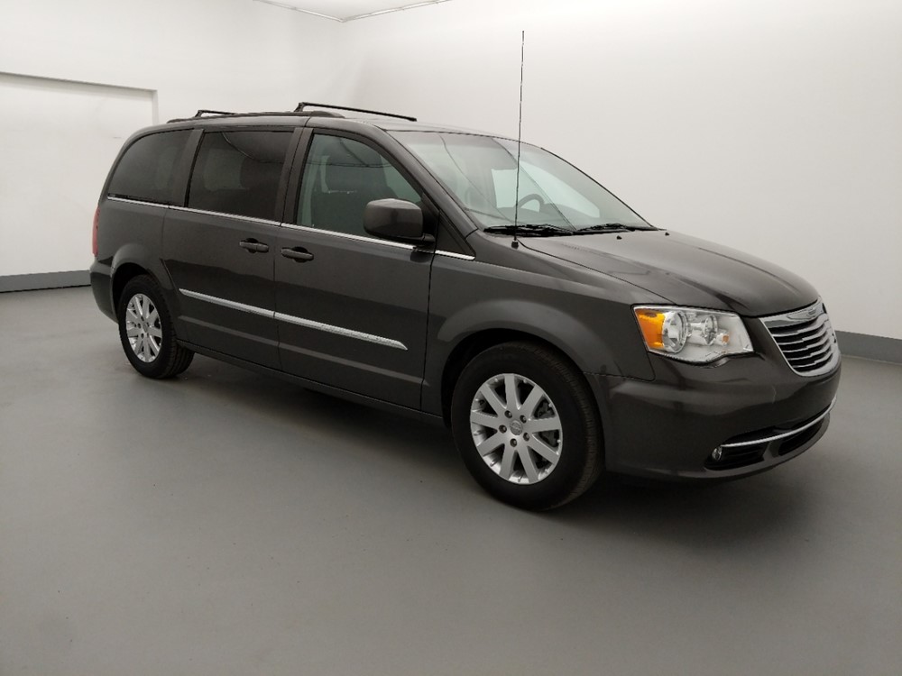 2016 Chrysler Town and Country - Passenger Front Side