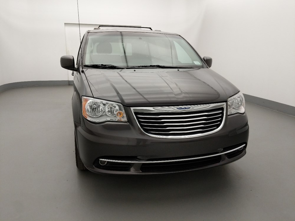 2016 Chrysler Town and Country - Passenger Front Hood