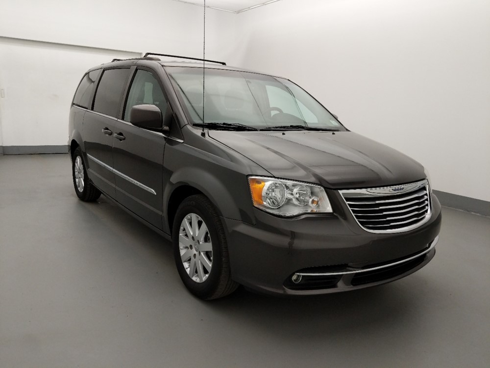 2016 Chrysler Town and Country - Passenger Front Bumper