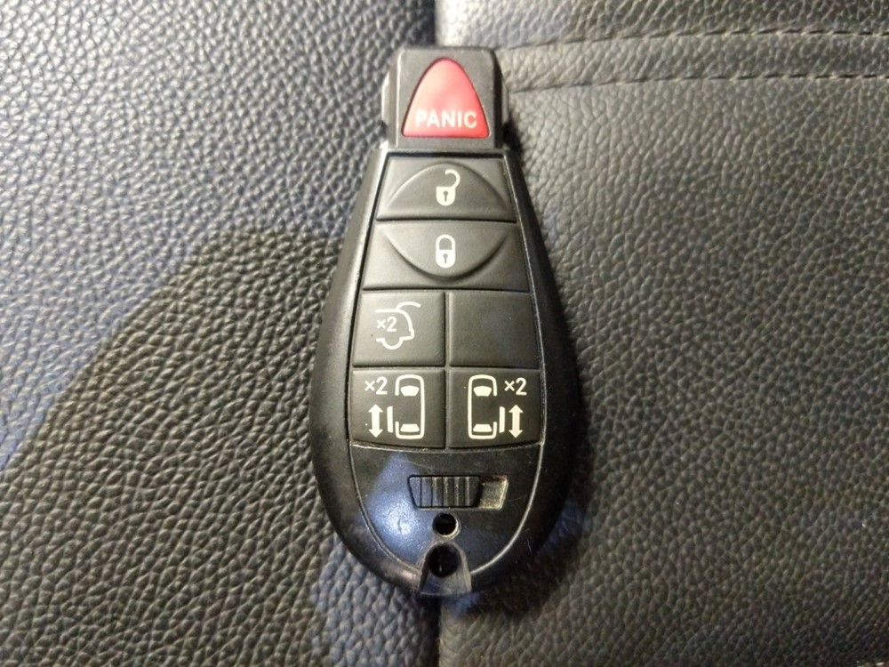 2016 Chrysler Town and Country - Keys