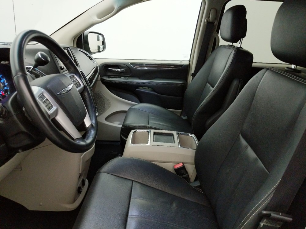 2016 Chrysler Town and Country - Driver Front Seat