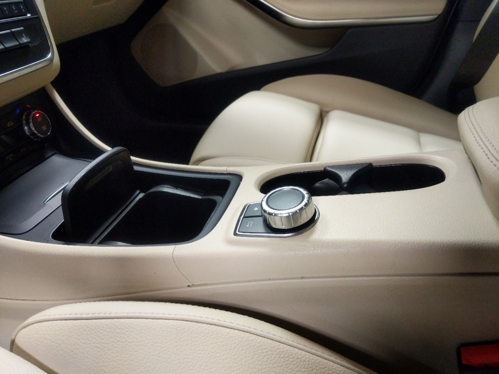 2016 Mercedes-Benz CLA250 - Center Console/Cup Holders