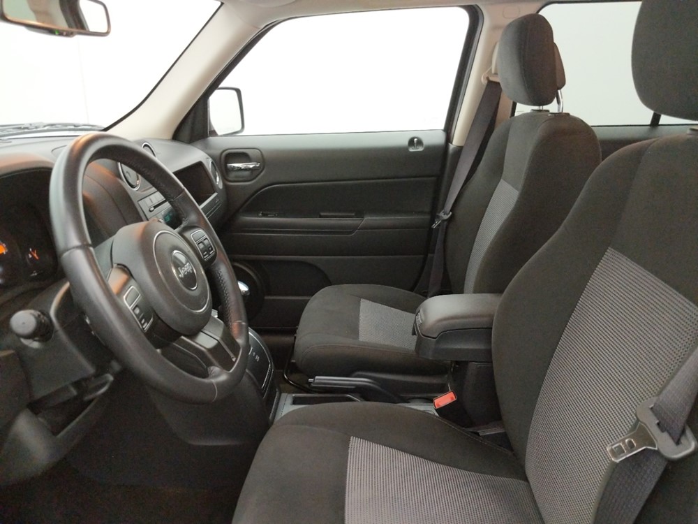 2017 Jeep Patriot - Driver Front Seat