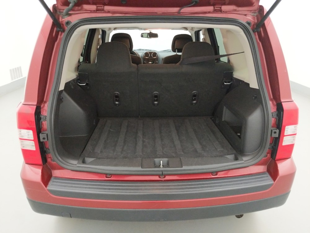 2017 Jeep Patriot - Trunk