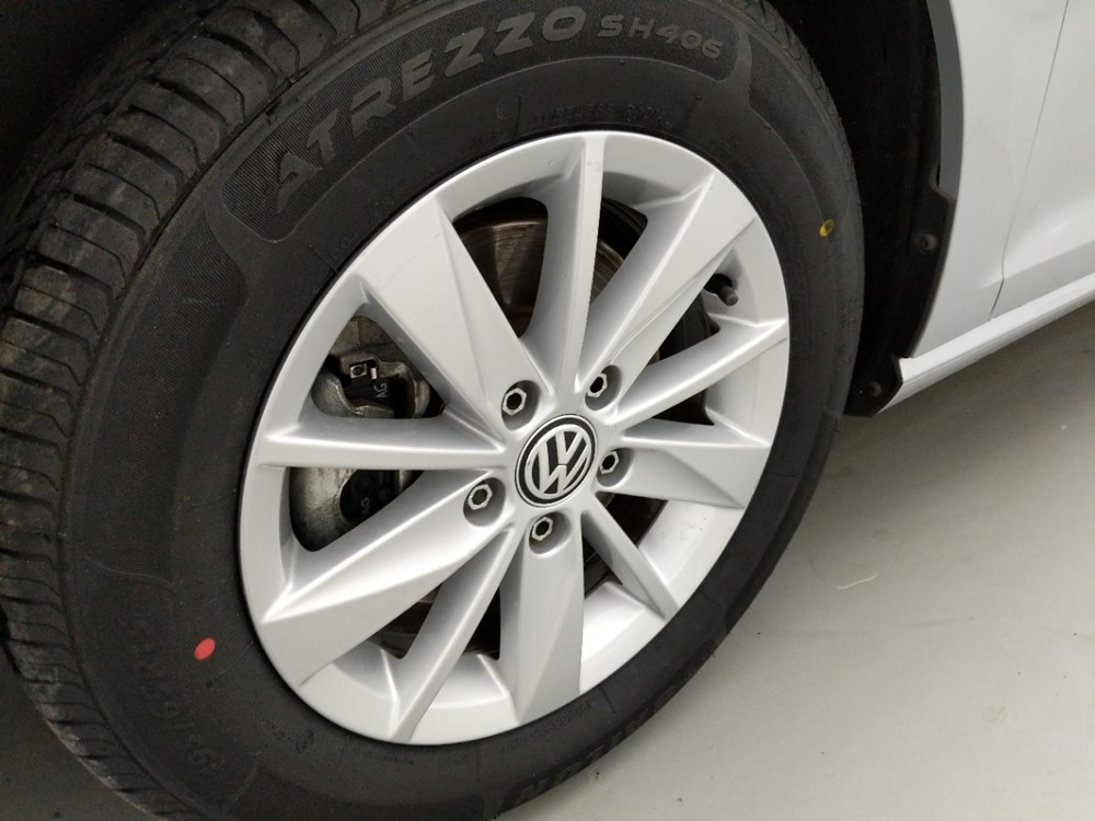 2017 Volkswagen Golf - Wheel