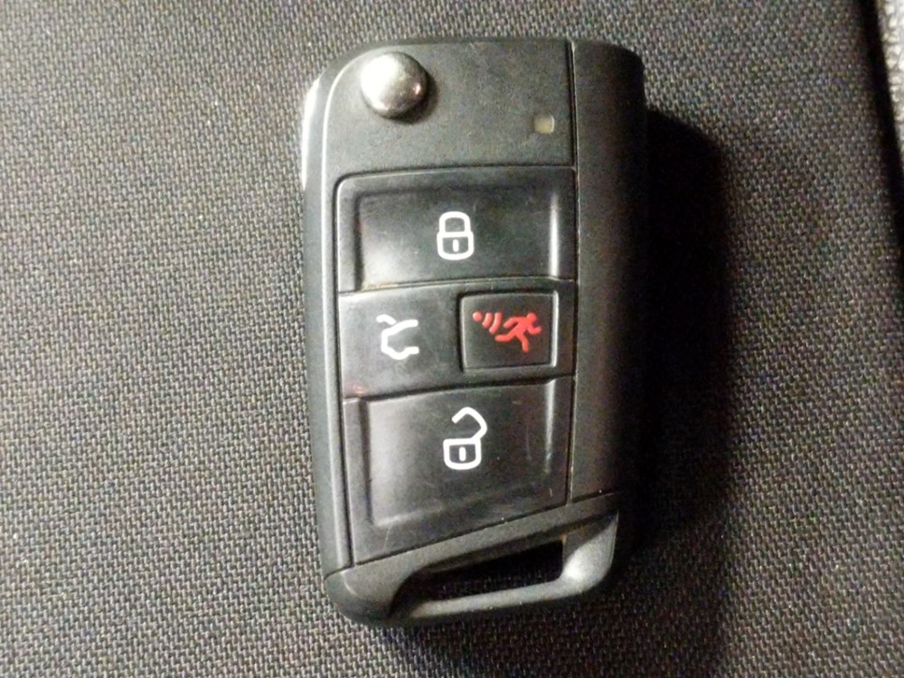 2017 Volkswagen Golf - Keys