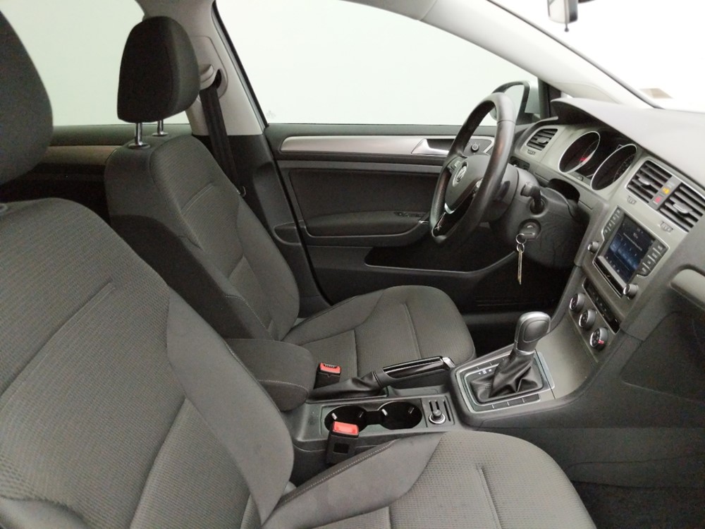 2017 Volkswagen Golf - Passenger Front Seat