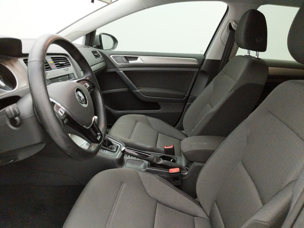 2017 Volkswagen Golf - Driver Front Seat