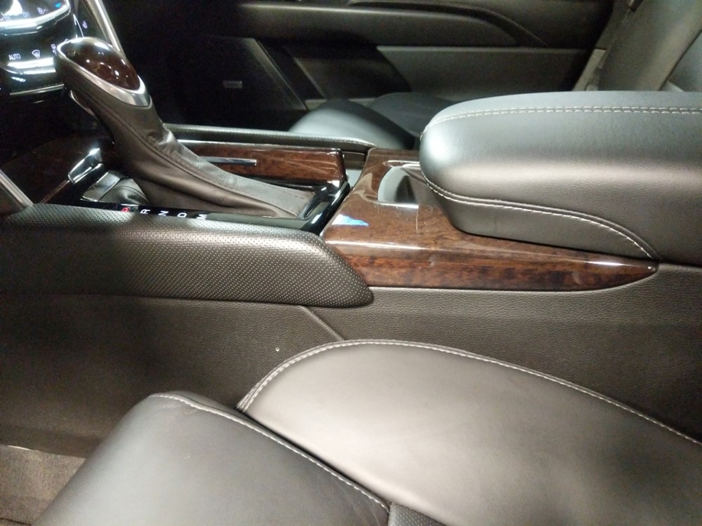 2017 Cadillac XTS - Center Console/Cup Holders