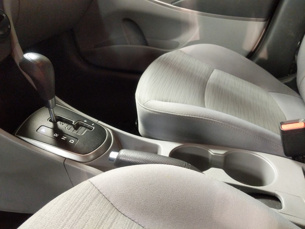 2017 Hyundai Accent - Center Console/Cup Holders