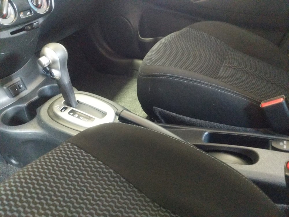 2017 Nissan Versa - Center Console/Cup Holders