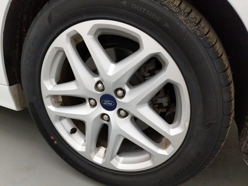 2016 Ford Fusion - Wheel
