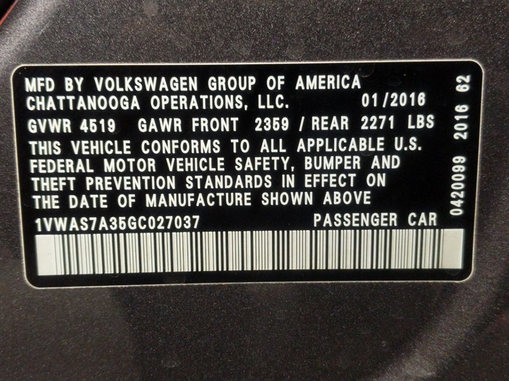2016 Volkswagen Passat - VIN Plate