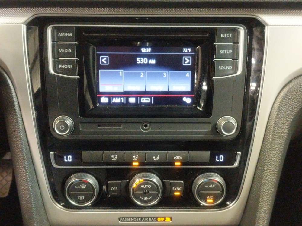 2016 Volkswagen Passat - Stereo Package
