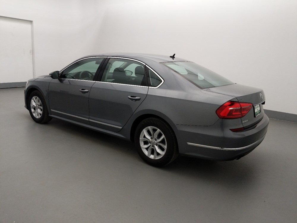 2016 Volkswagen Passat - Driver Rear Side