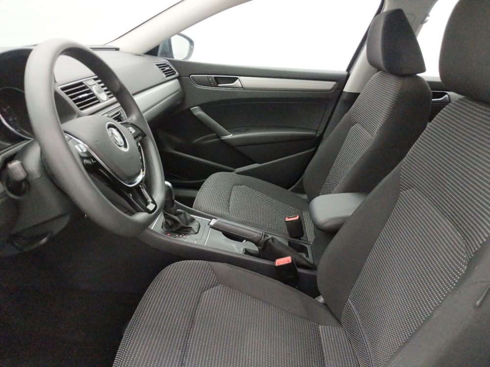 2016 Volkswagen Passat - Driver Front Seat