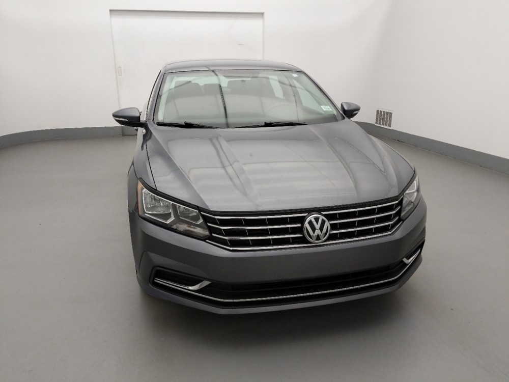 2016 Volkswagen Passat - Passenger Front Hood