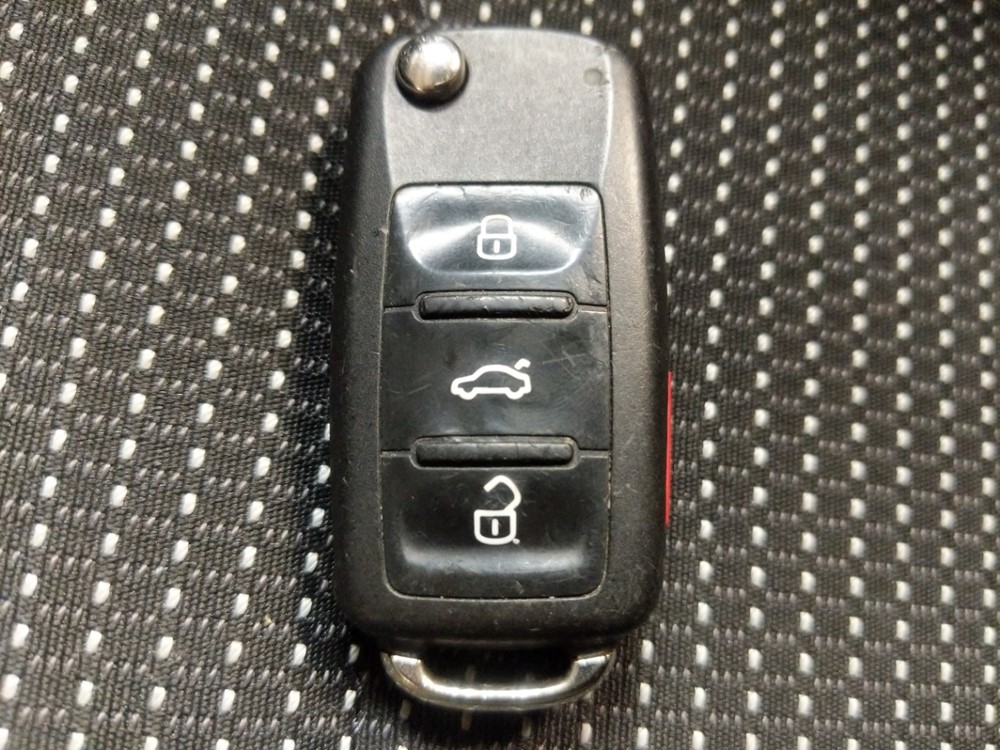 2016 Volkswagen Passat - Keys