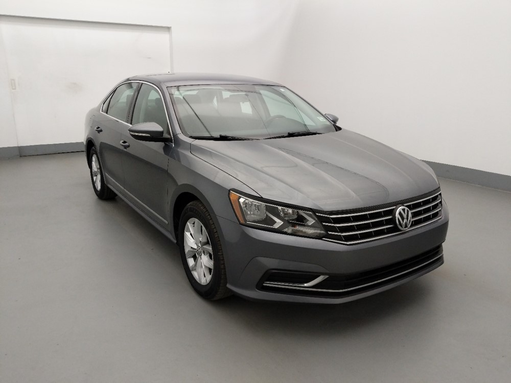 2016 Volkswagen Passat - Passenger Front Bumper