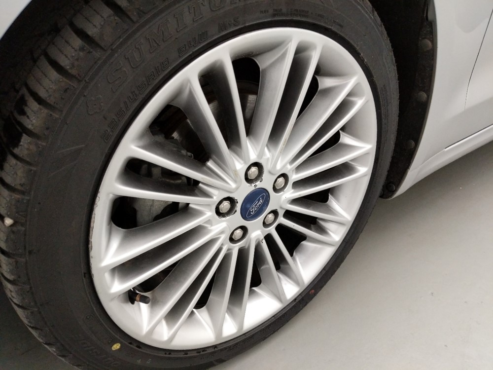 2013 Ford Fusion - Wheel