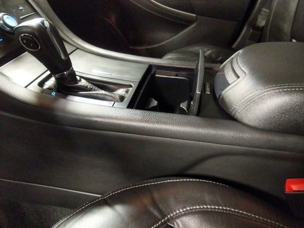 2014 Ford Taurus - Center Console/Cup Holders