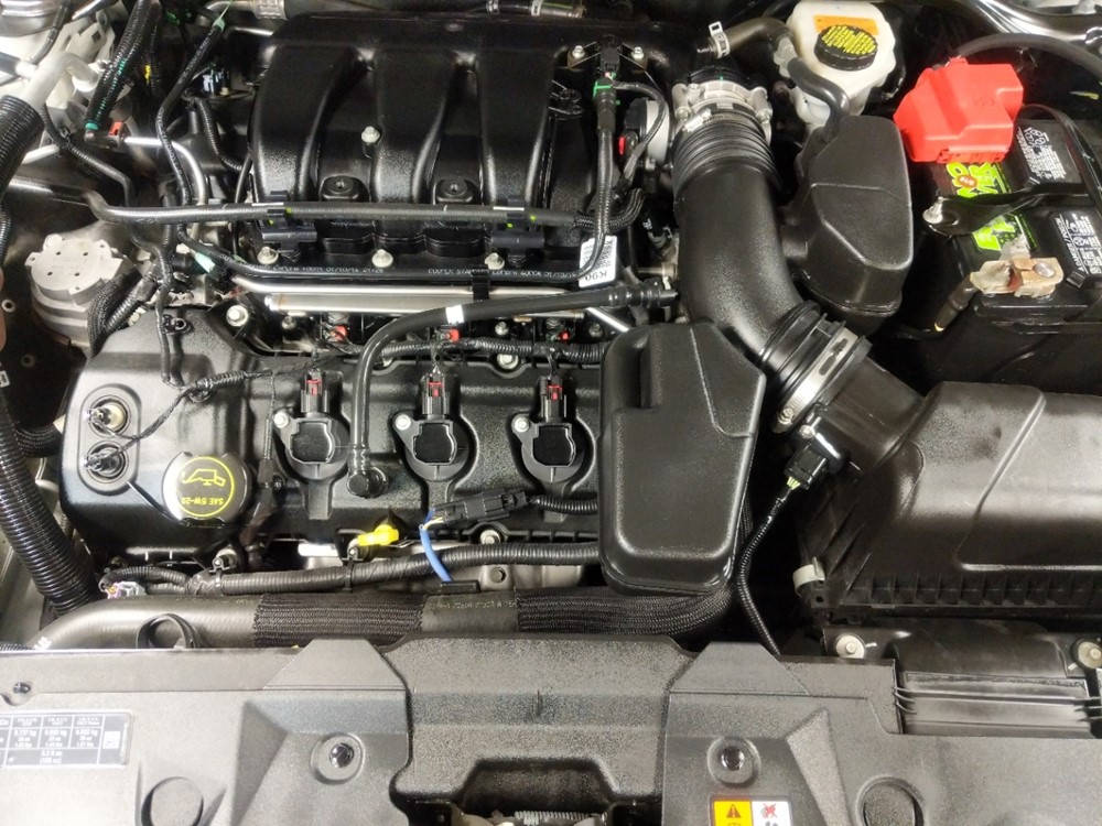 2014 Ford Taurus - Engine