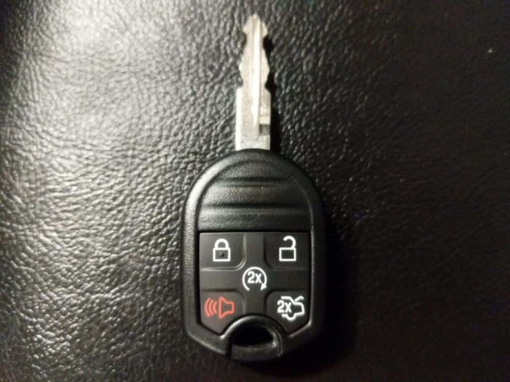 2014 Ford Taurus - Keys