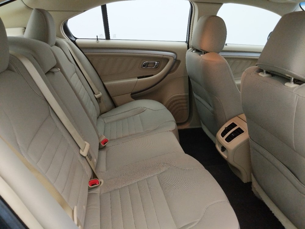 2016 Ford Taurus - Passenger Front Seat