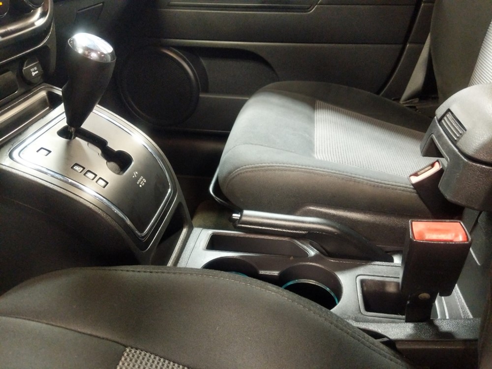 2016 Jeep Compass - Center Console/Cup Holders