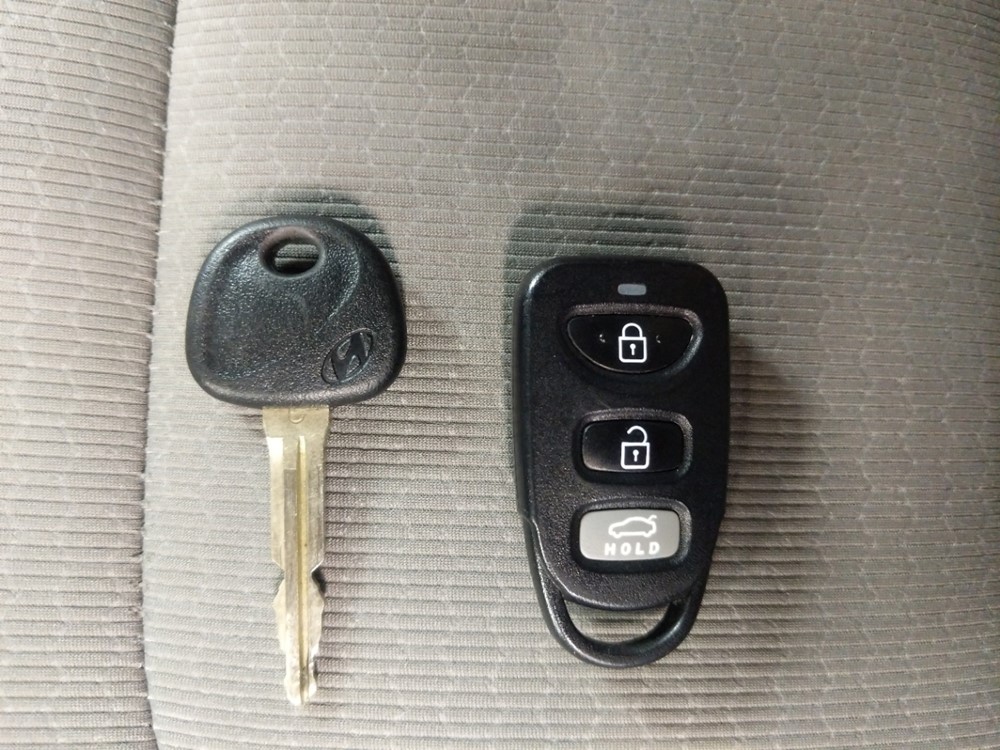 2017 Hyundai Elantra - Keys