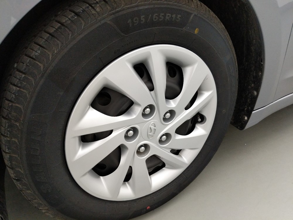 2017 Hyundai Elantra - Wheel