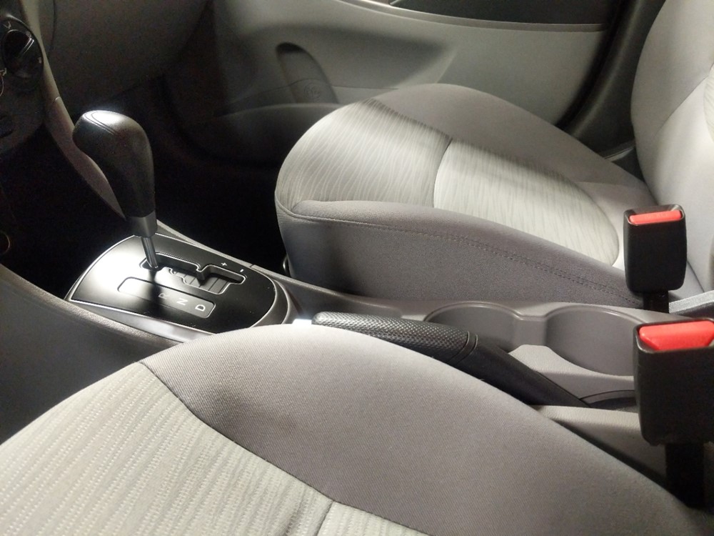 2017 Hyundai Accent - Center Console/Cup Holders