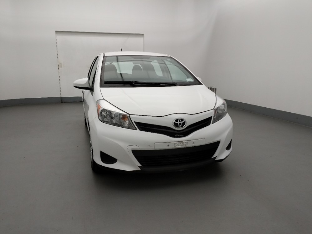 2014 Toyota Yaris - Passenger Front Hood