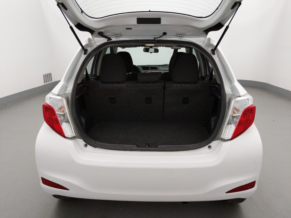 2014 Toyota Yaris - Trunk