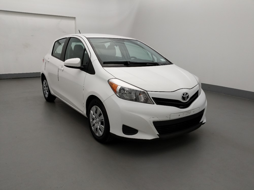 2014 Toyota Yaris - Passenger Front Bumper