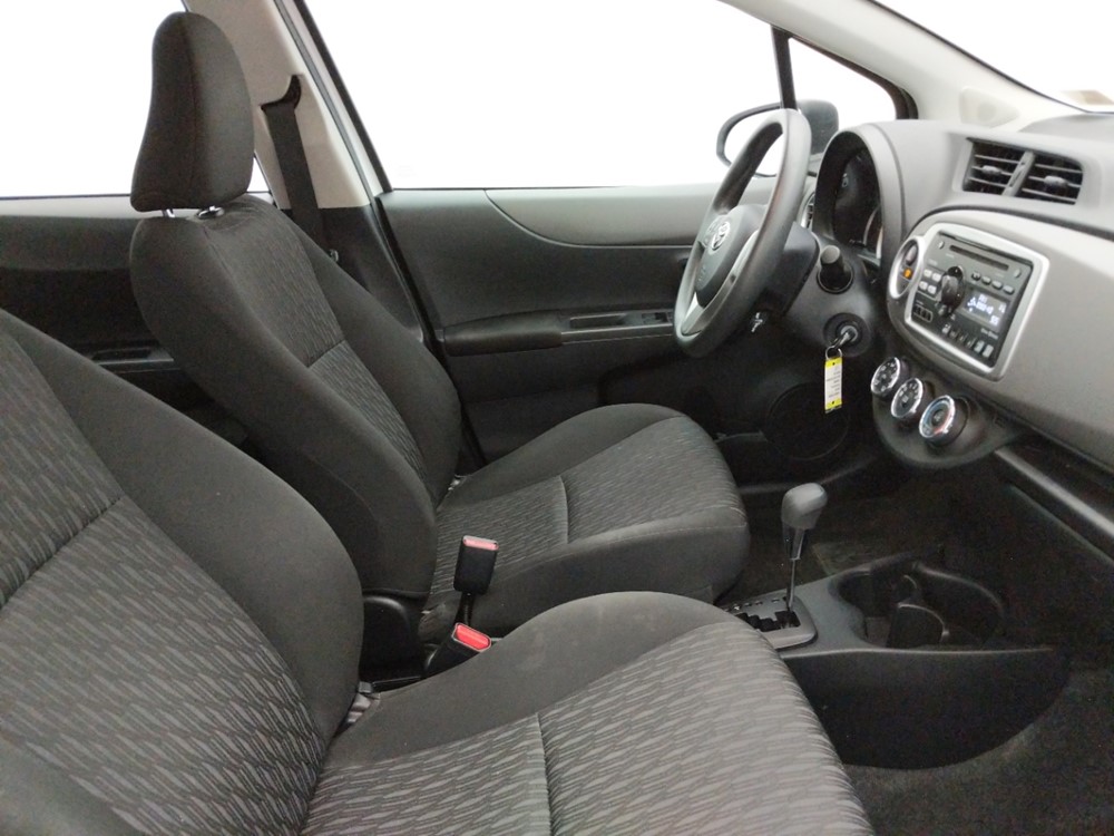2014 Toyota Yaris - Passenger Front Seat