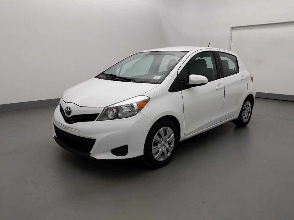2014 Toyota Yaris - Driver Front Bumper