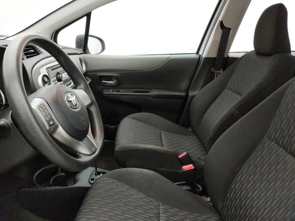 2014 Toyota Yaris - Driver Front Seat
