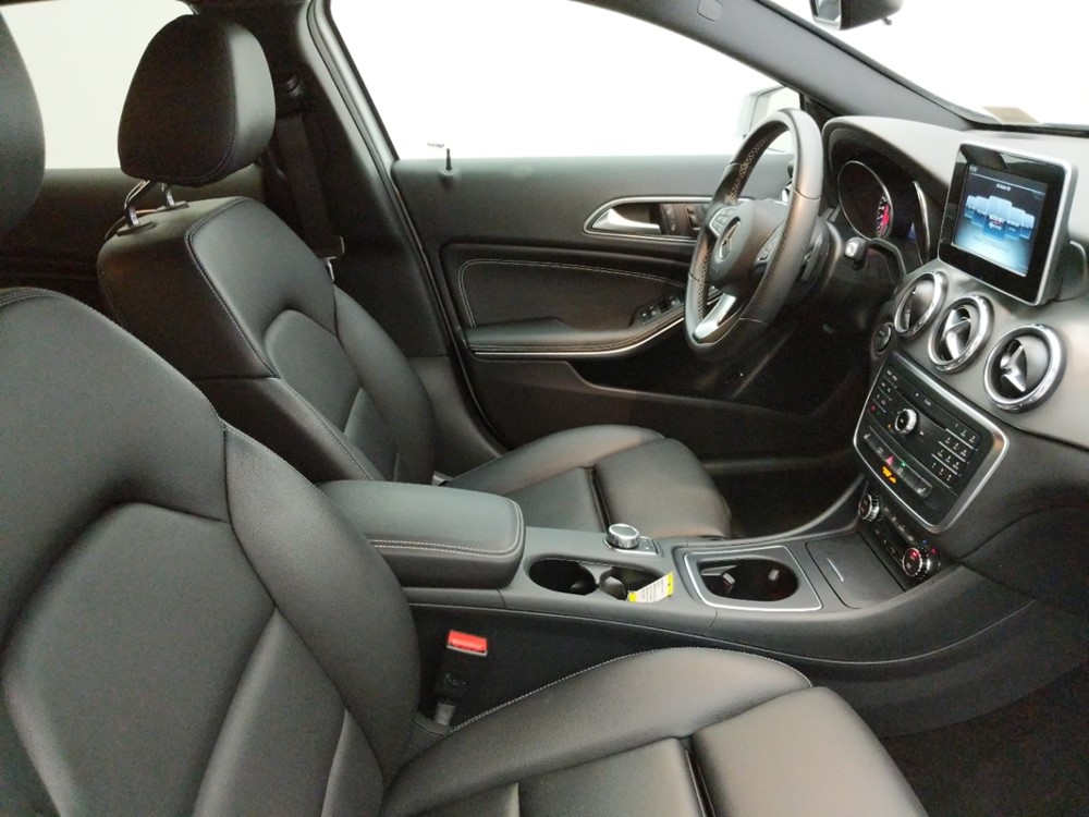 2016 Mercedes-Benz GLA250 - Passenger Front Seat