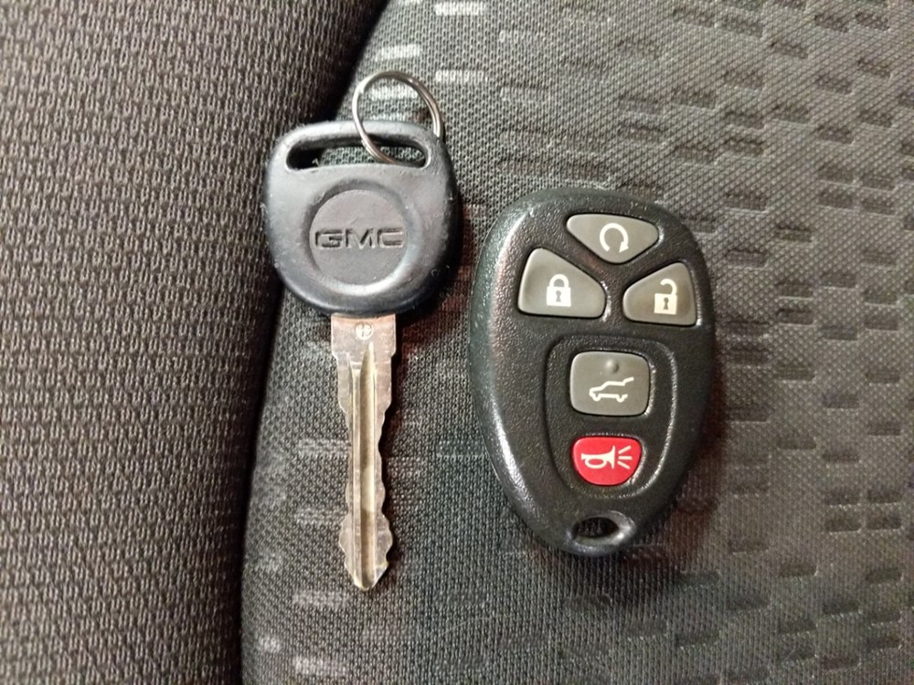 2012 GMC Acadia - Keys