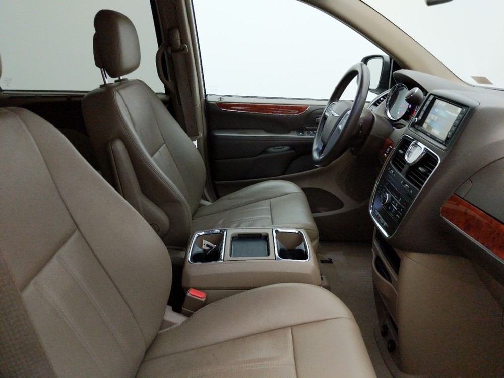 2013 Chrysler Town and Country - Passenger Front Seat