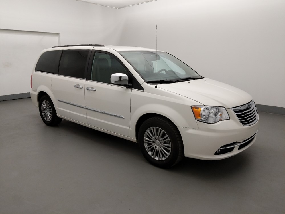 2013 Chrysler Town and Country - Passenger Front Side
