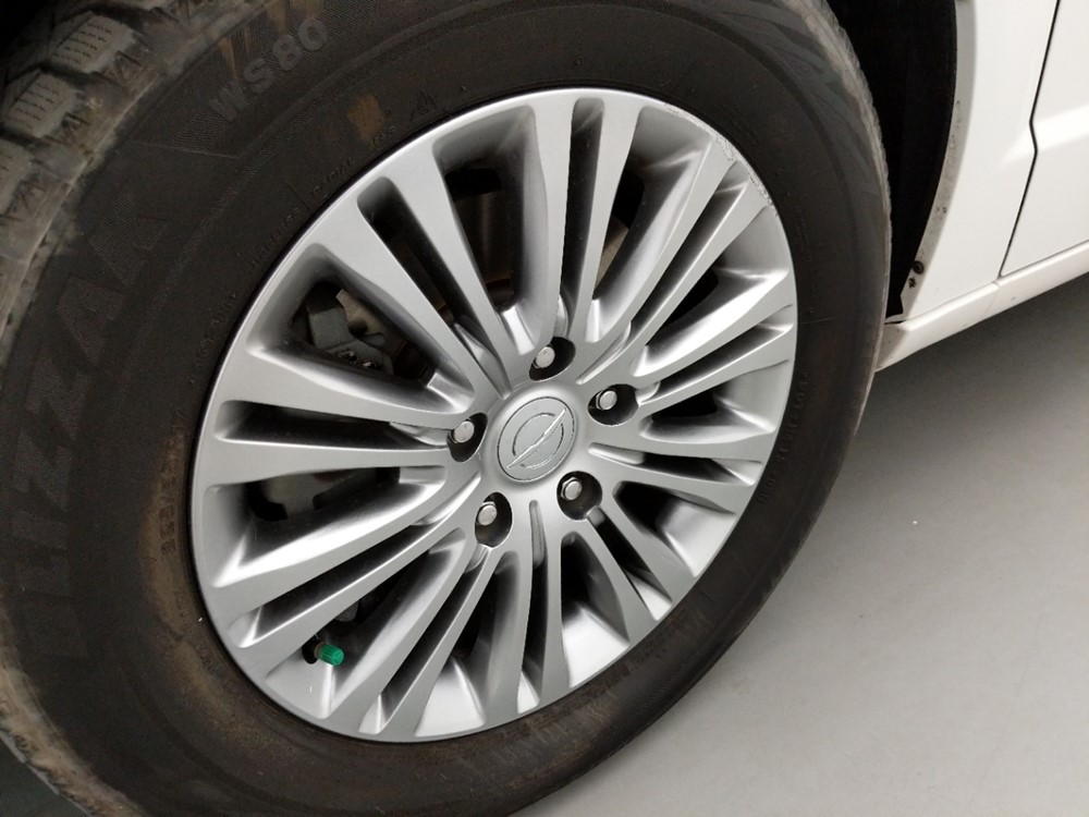 2013 Chrysler Town and Country - Wheel