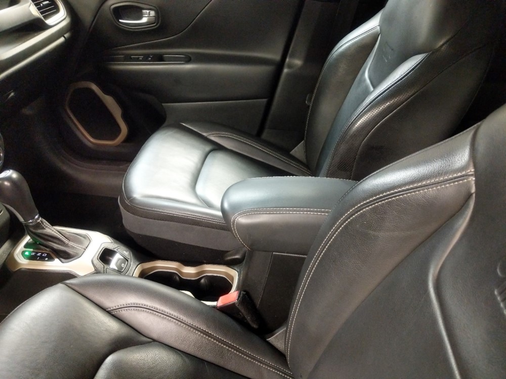 2015 Jeep Renegade - Center Console/Cup Holders