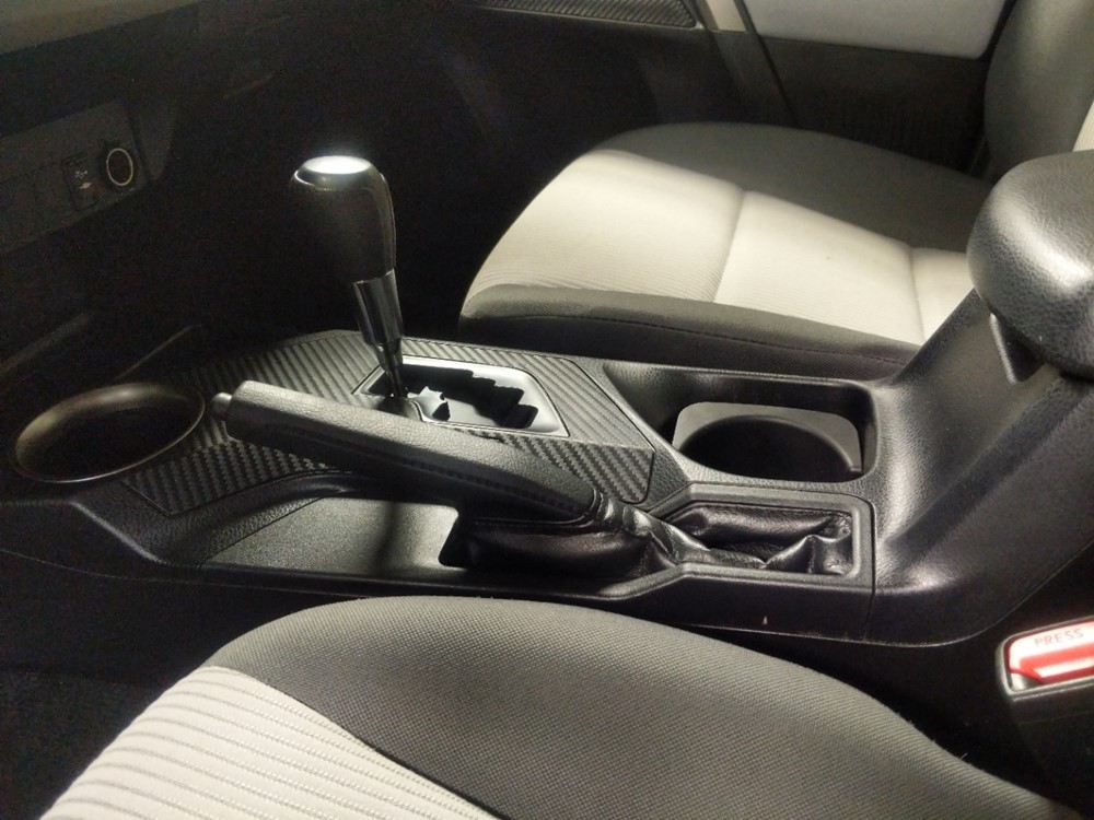 2015 Toyota RAV4 - Center Console/Cup Holders