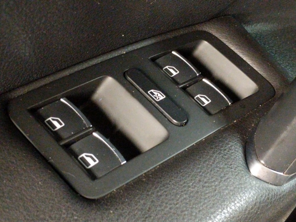 2016 Volkswagen Passat - Driver Power Windows/Lock Control