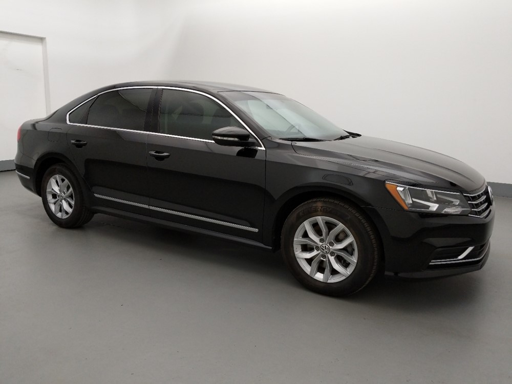 2016 Volkswagen Passat - Passenger Front Side