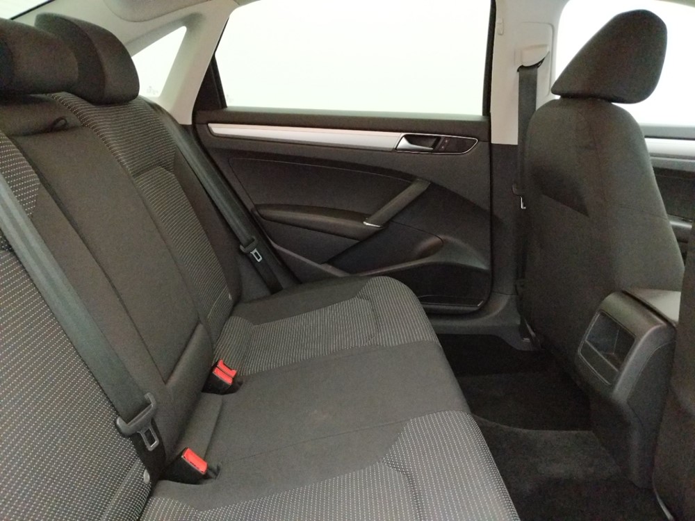 2016 Volkswagen Passat - Passenger Rear Seat