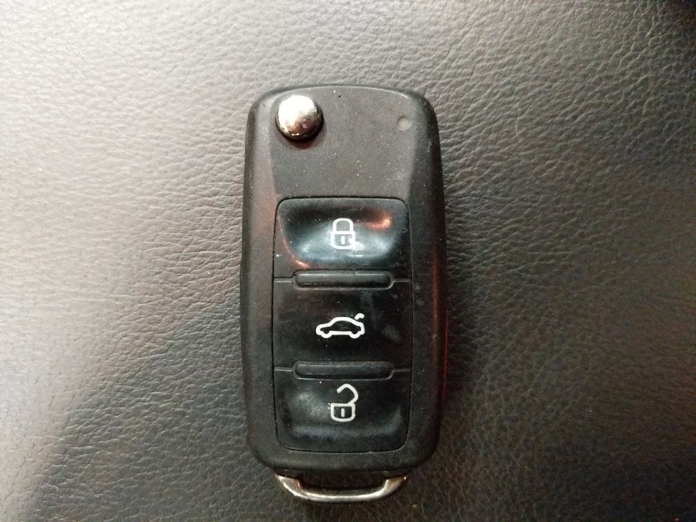 2016 Volkswagen Passat - Keys