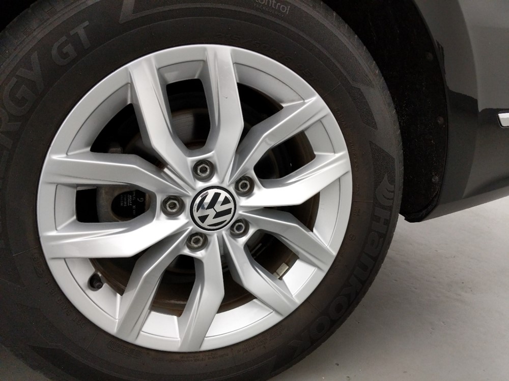 2016 Volkswagen Passat - Wheel